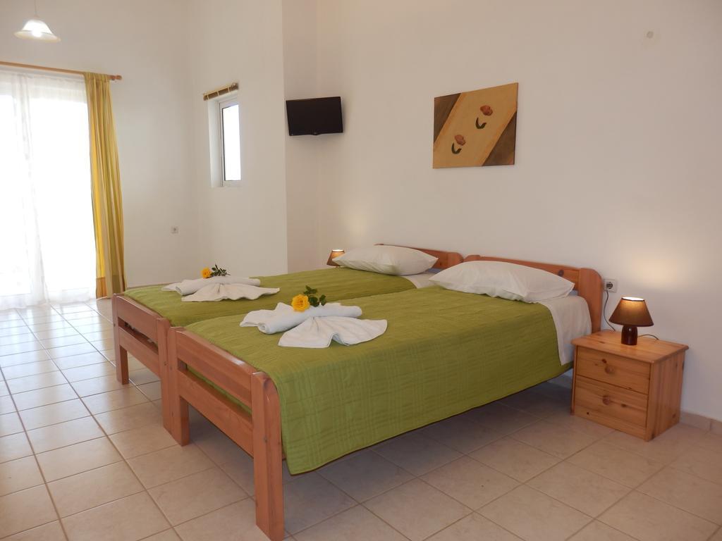 Maro Suites Tavronitis Exteriör bild