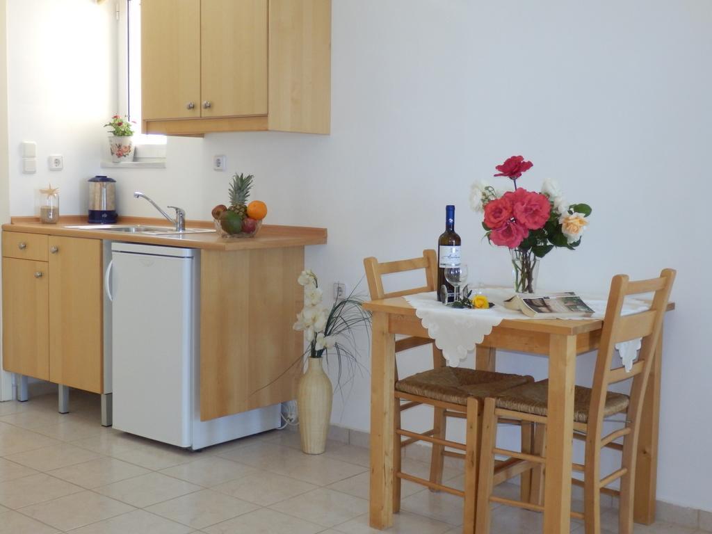Maro Suites Tavronitis Exteriör bild